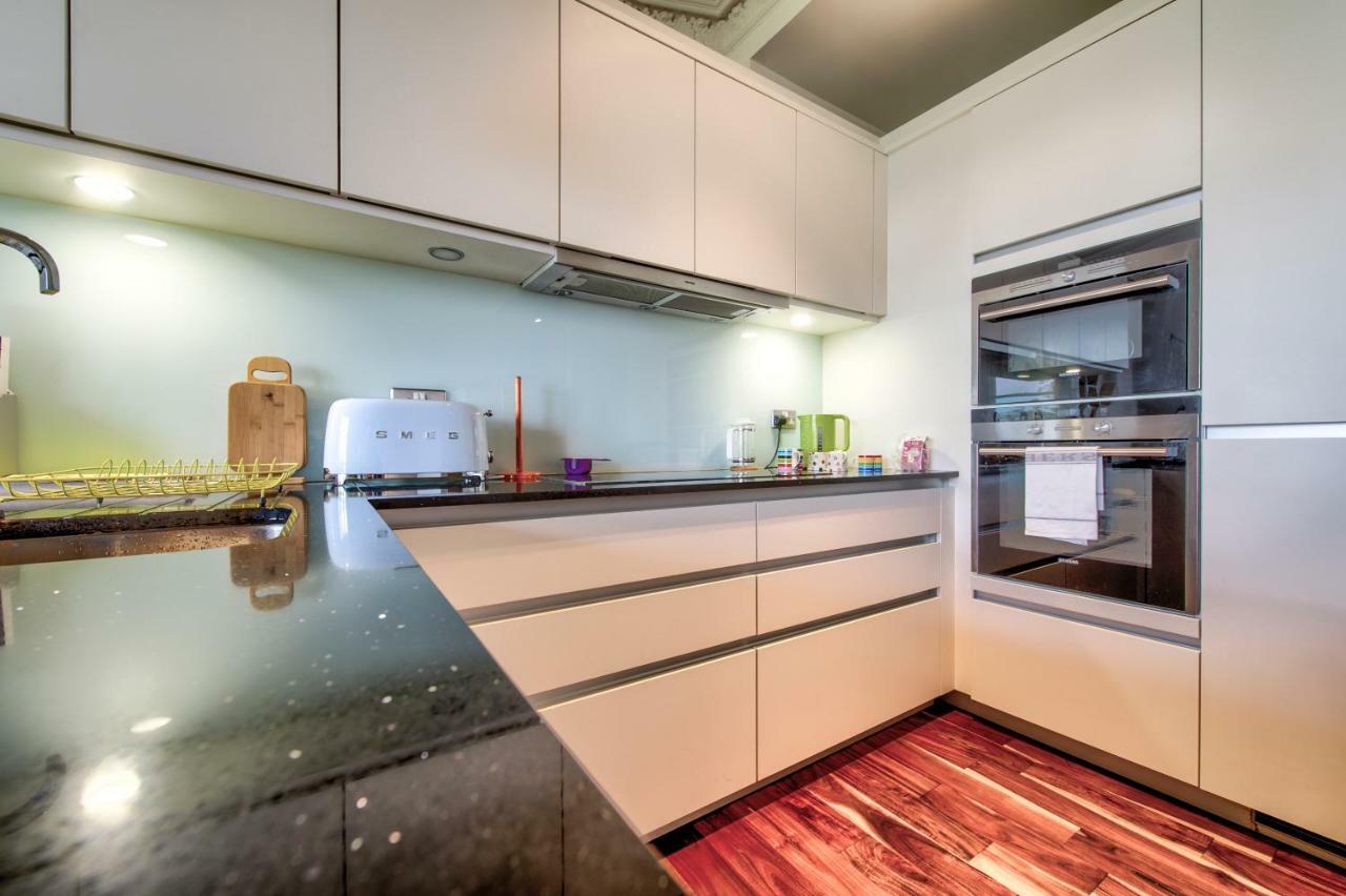 Modern Flat With Fantastic Views Daire Edinburgh Dış mekan fotoğraf